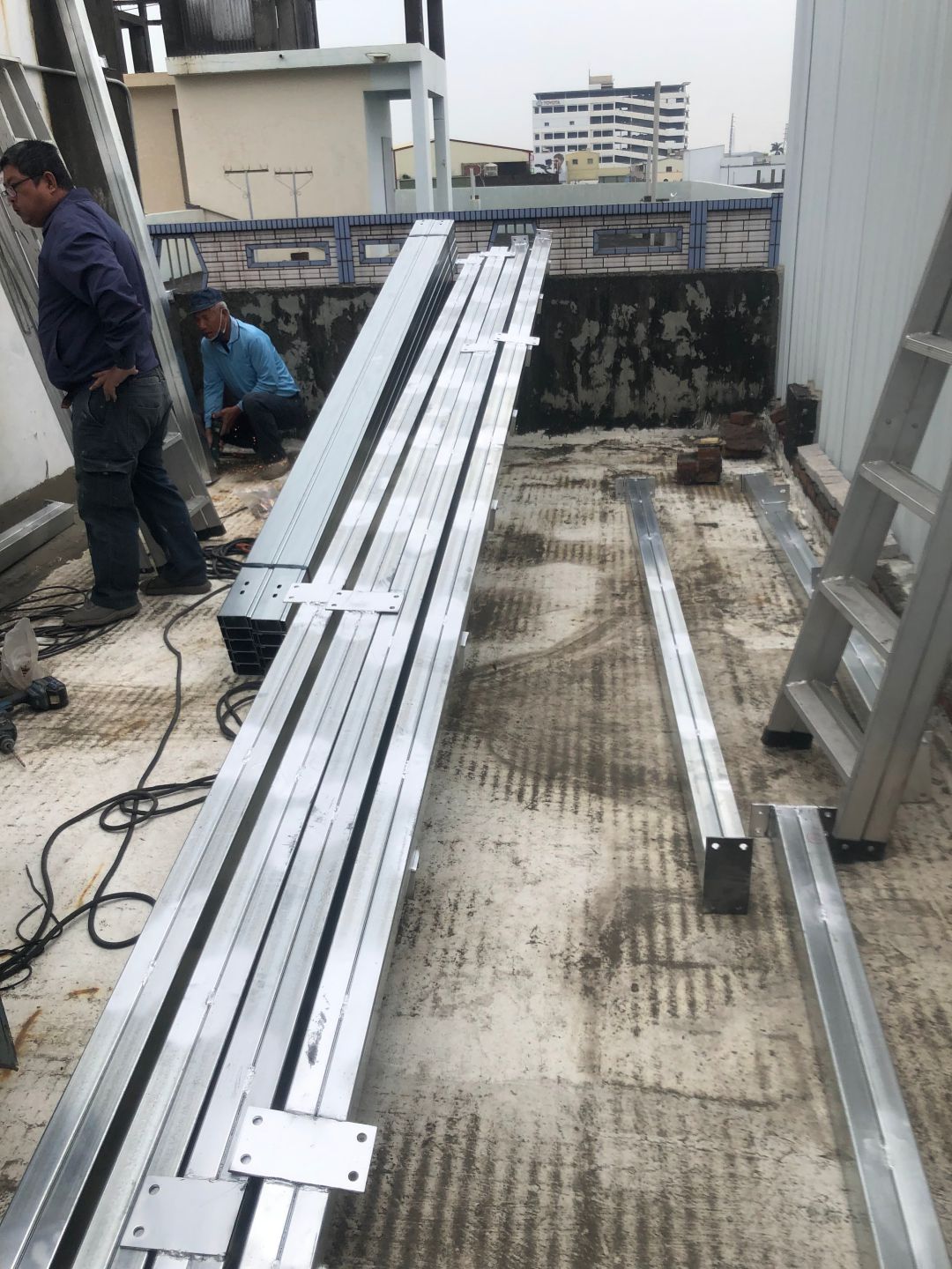 岡山鐵皮屋現場施工照