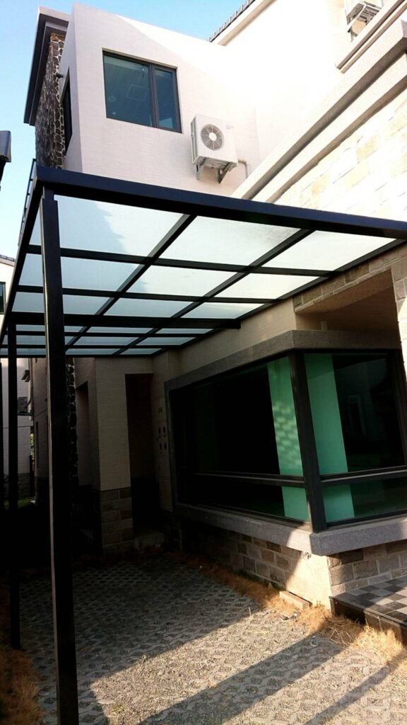 車庫-不鏽鋼白鐵玻璃-採光罩